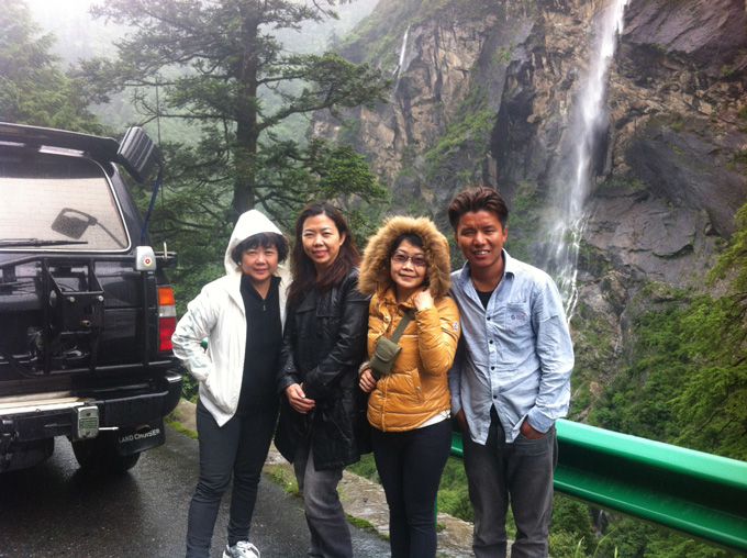 Tibet travelers from Malaysia with Local Tibetan tour guide